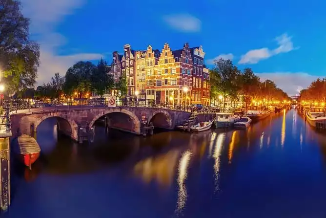 Amsterdam Guided Evening Canal Cruise with Bar on Board