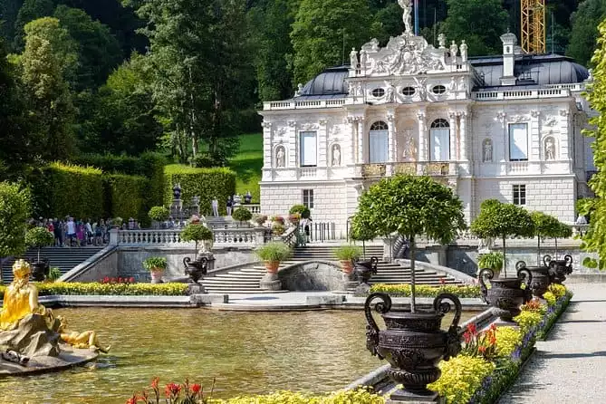 Neuschwanstein and Linderhof Castle Small-Group Premium All-Inc Tour from Munich