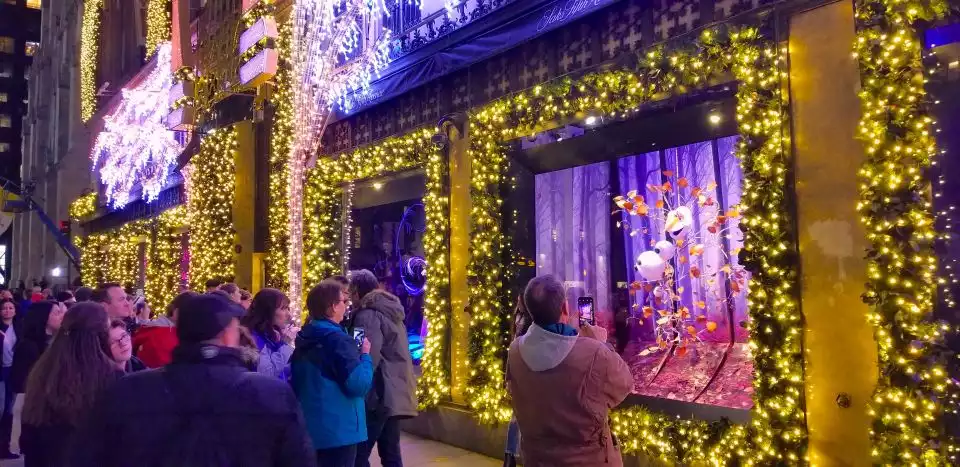 New York City: Holiday Lights Extravaganza Walking Tour | GetYourGuide