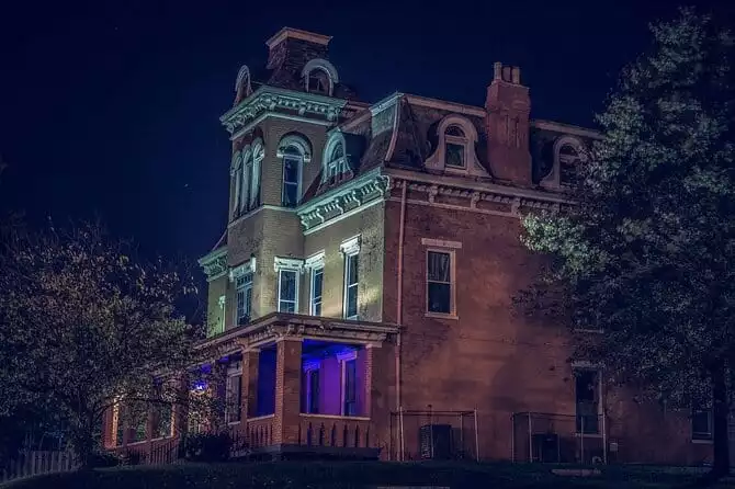 Shared 1 Hour and 30 Minutes Haunted Tour In Newport