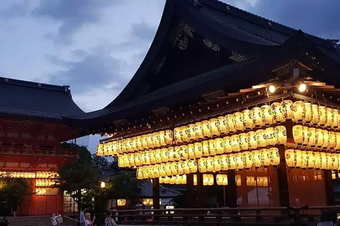 Nighttime All-Inclusive Local Eats and Streets, Gion and Beyond