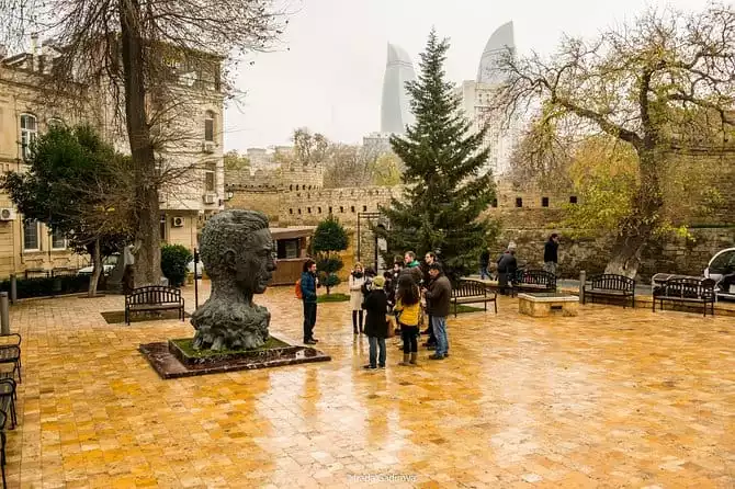 Oil Heritage & Old Town Walking Tour of Baku