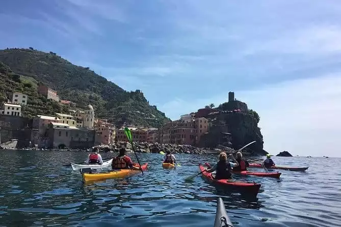 Paddle along the Cinque Terre