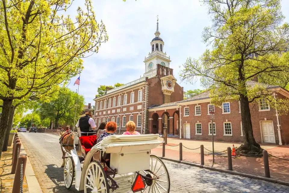 Philadelphia: Horse-Drawn Carriage Tour of Historic Old City | GetYourGuide