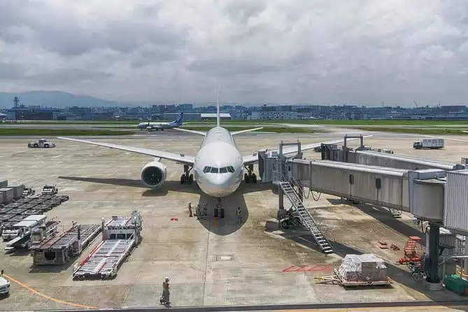 Private Arrival Transfer Fukuoka International Airport to Fukuoka City