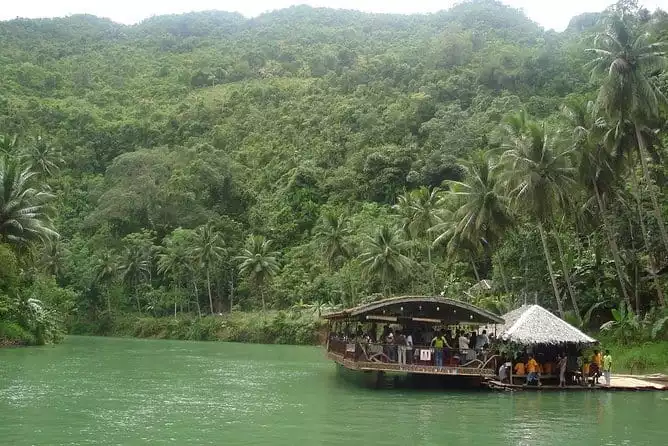 Private Bohol and Chocolate Hills with Loboc River Cruise