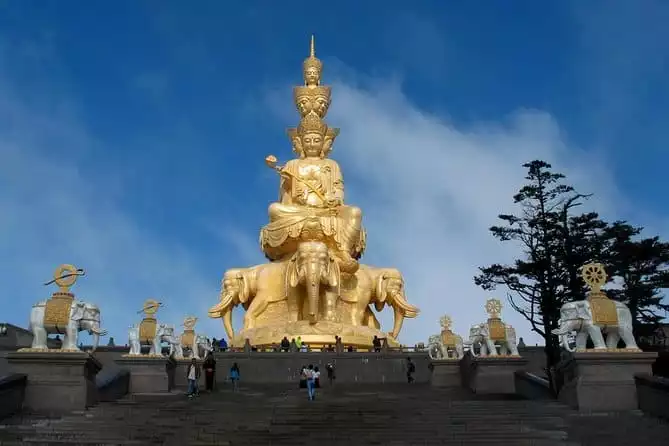 Private Day Tour: Mount Emei Tour by high-speed train from Chengdu