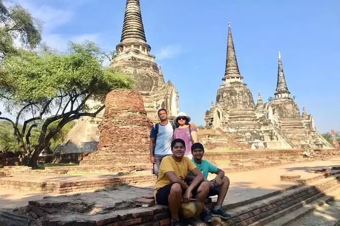 Private Excursion to Floating Market and Ayutthaya World Heritage Site