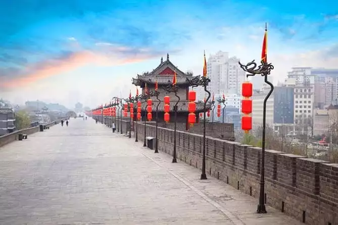 Private Full-Day Xi'an Highlights Tour with Pickup and Lunch
