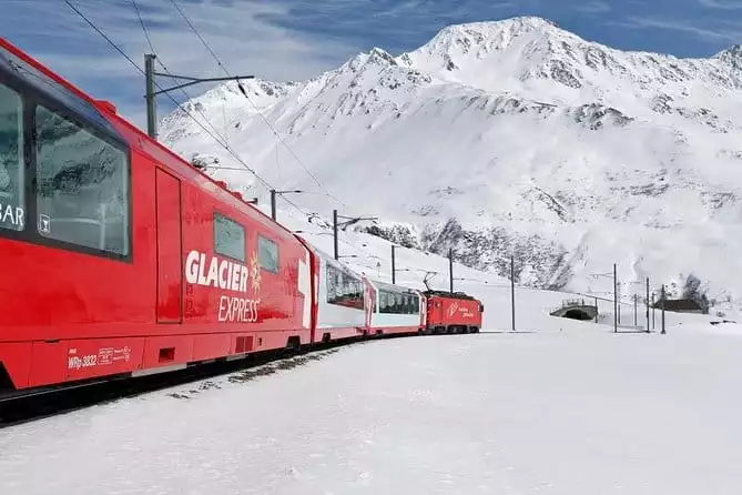 Glacier Express Panoramic Train Round Trip in one Day Private Tour from Zürich