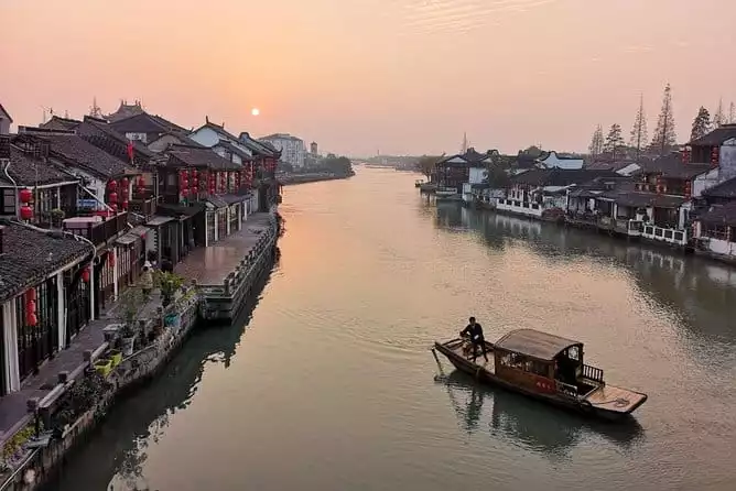 Half-Day Private Zhujiajiao Water Town Tour with Boat Ride from Shanghai