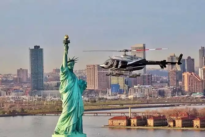 Private Helicopter Transfer from New York Airports to Lower Manhattan