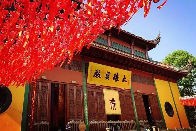 Hangzhou Day Tour of West Lake, Lingyin Temple, Tea Village & Hefang Street
