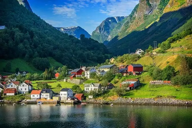 Private Tour to Sognefjord, Gudvangen, and Flåm from Bergen