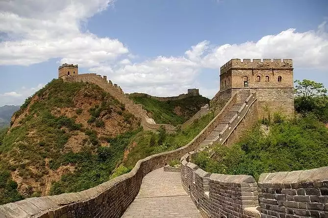 Private Transfer: Tianjin Cruise Port to Great Wall of China with Beijing Drop-Off