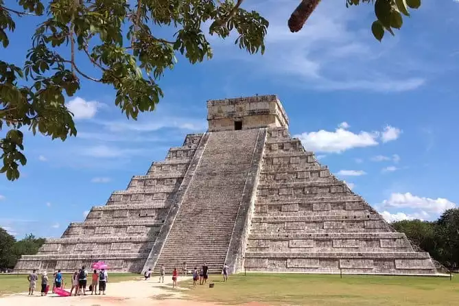 Visit to Chichen Itza, Ik Kil Cenote and Valladolid with Lunch from Cancun