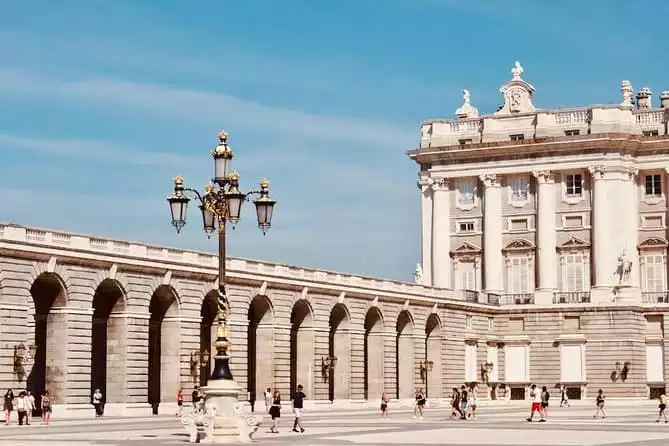 Private visit to the Royal Palace of Madrid and the Prado Museum