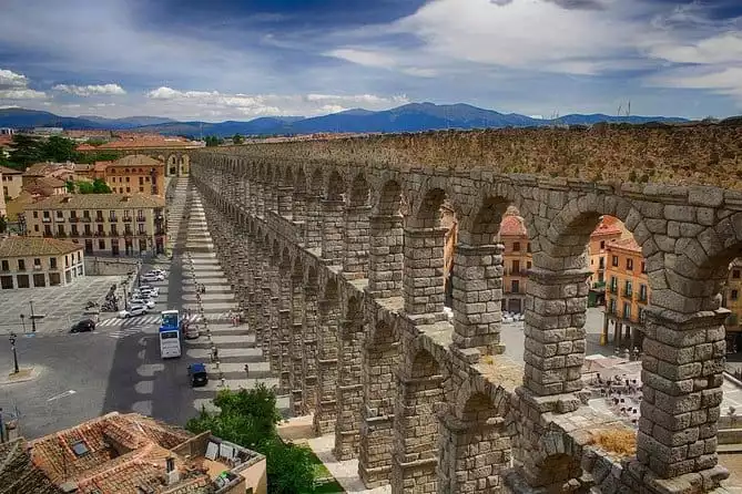Touristic highlights of Segovia on a Private half day tour with a local