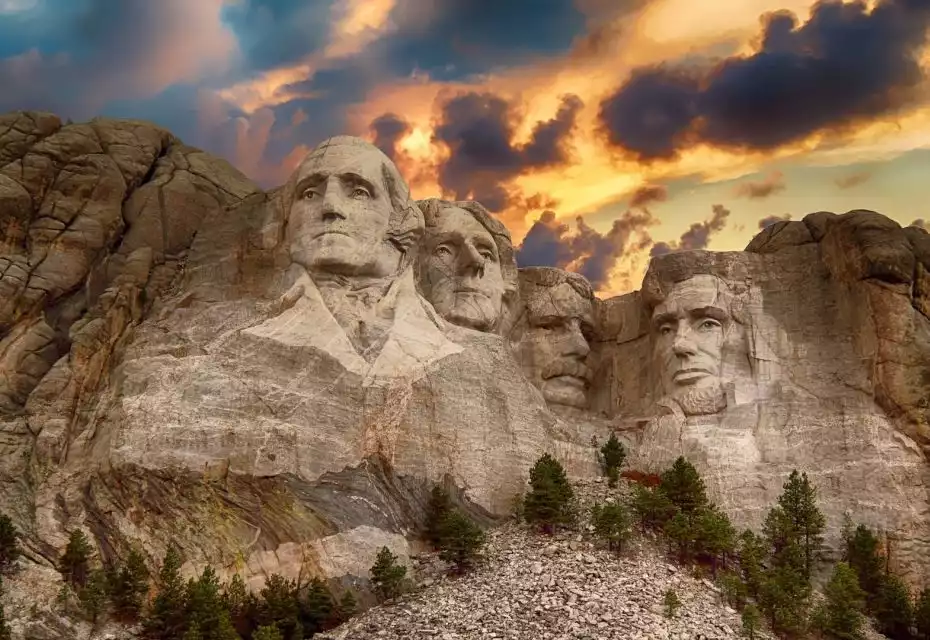 Rapid City: Mount Rushmore and Black Hills Full-Day Tour | GetYourGuide
