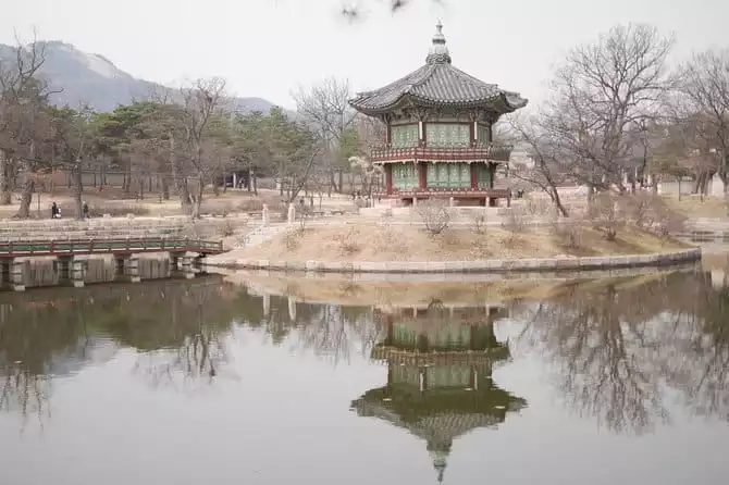 Seoul City Private Full-Day Tour Including Lunch