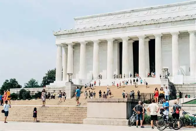 Sight See DC with 10+ Stops including Jefferson Memorial, White House, and More