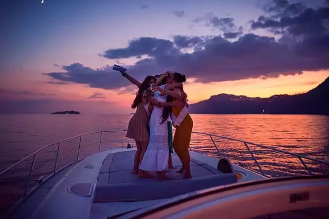 Small Group Tour to Positano by Boat at Sunset