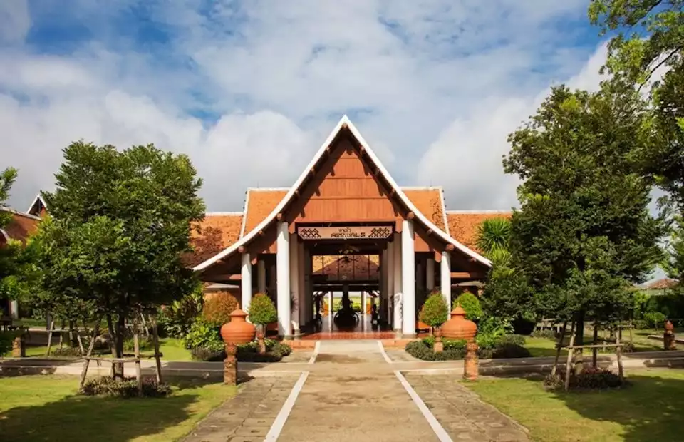 Sukhothai Airport: Private Transfer to/from Sukhothai City | GetYourGuide