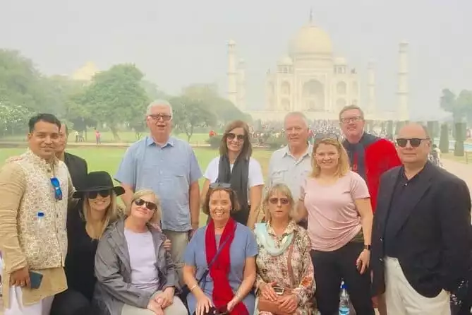 Private Taj Mahal Day Trip by Express Train with Lunch