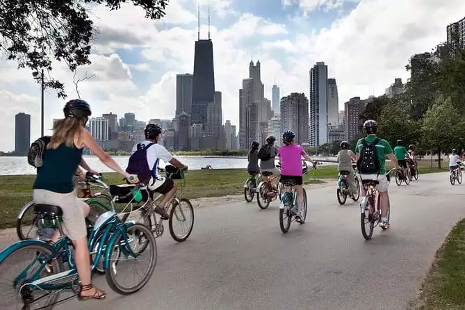 Bikes, Bites, and Brews: Chicago's Signature Dishes Bike Tour