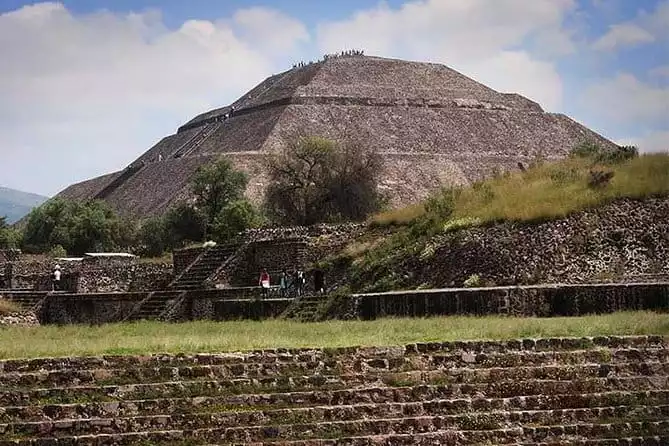 Teotihuacan & Basilica Guadalupe Tour with lunch