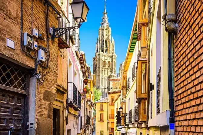 Cuenca and Toledo one day tour from Madrid with proffesional guide.