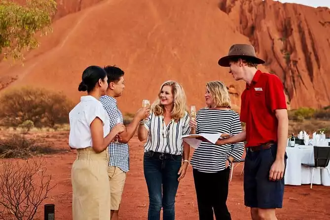 Uluru (Ayers Rock) Sunset with Outback Barbecue Dinner and Star Tour