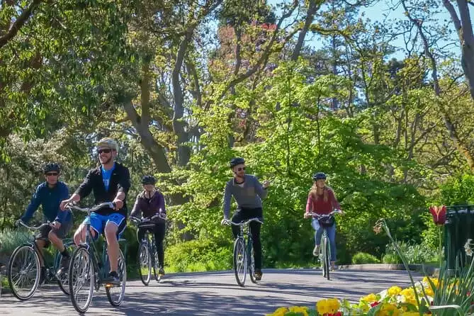 Victoria Castles and Neighborhoods Bike Tour 2022