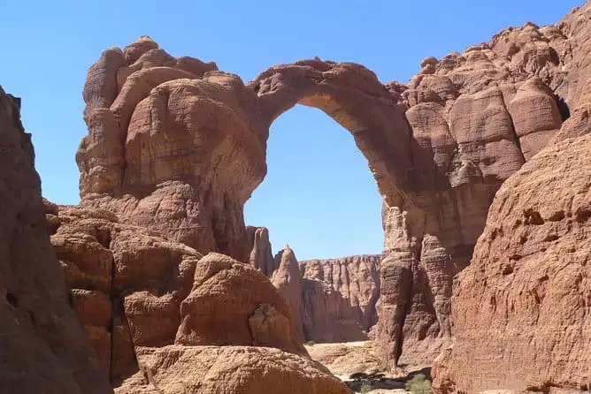 Visit of the Ennedi Nature Reserve 10 days