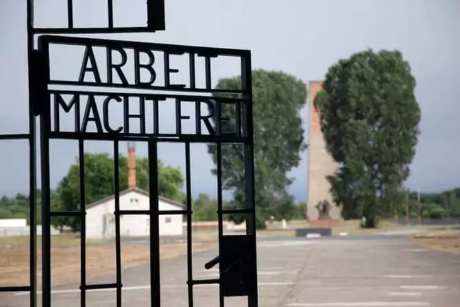 Warnemünde Shore Excursion: Private Sachsenhausen and Berlin Tour