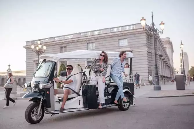 Welcome Tour to Madrid in Private Electric Tuk Tuk
