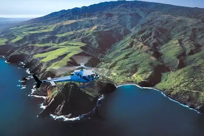 West Maui and Molokai Special 45-Minute Helicopter Tour
