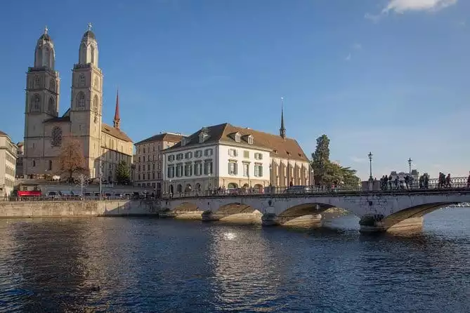 Zurich City Highlights Tour with Felsenegg Cable Car and Ferry Ride