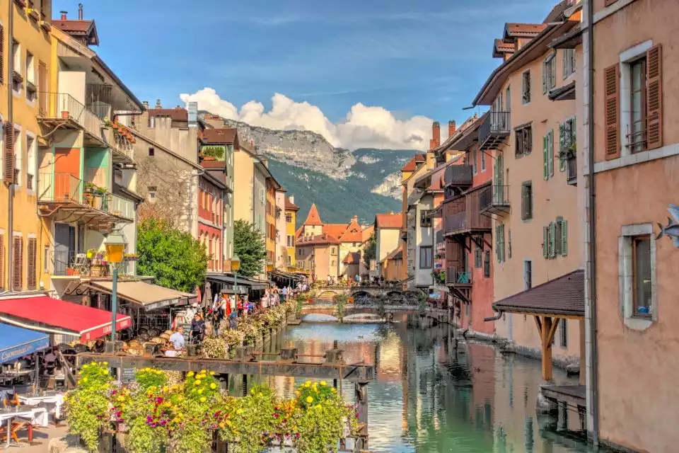 Annecy: Self-Guided Scavenger Hunt & City Walking Tour | GetYourGuide