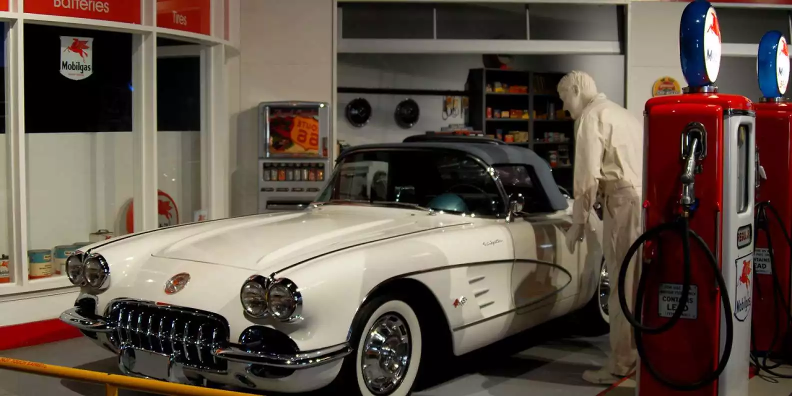 Bowling Green: National Corvette Museum Admission | GetYourGuide