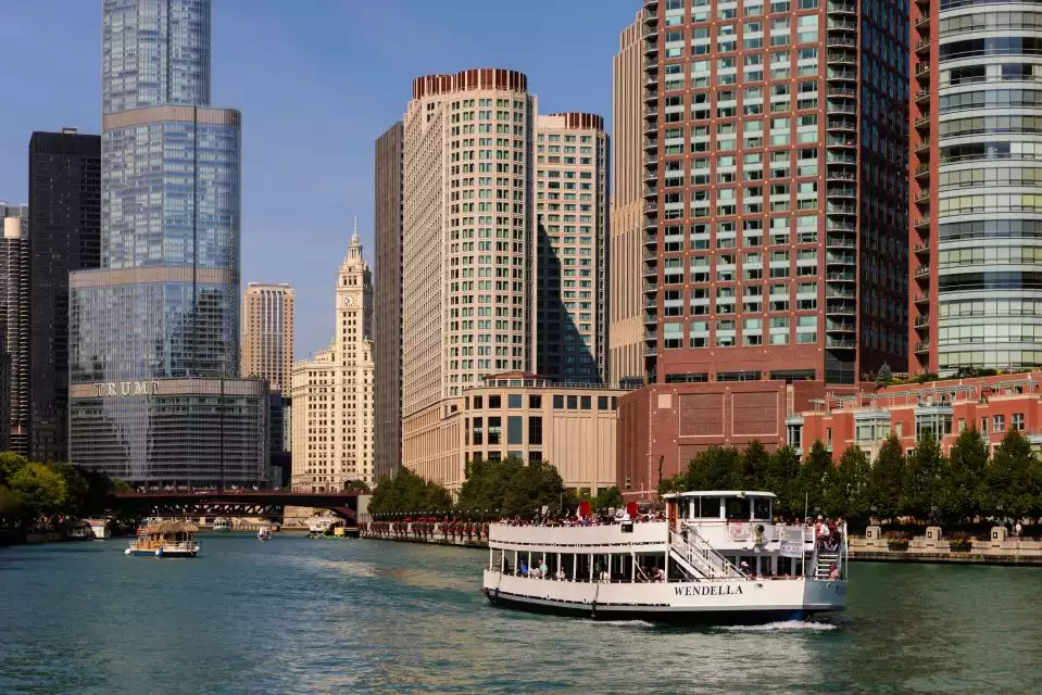 Chicago: 45-Minute Family-Friendly Architecture River Cruise | GetYourGuide