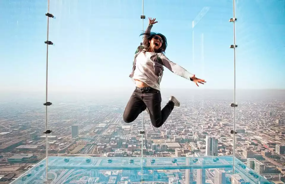 Chicago: Willis Tower Skydeck and The Ledge Ticket | GetYourGuide