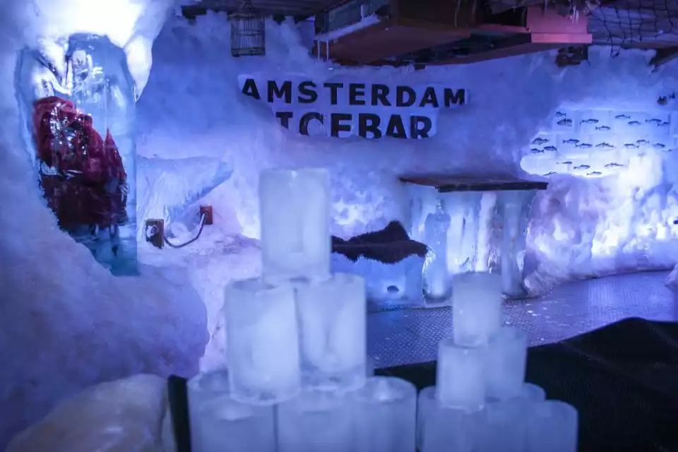 Cocktails at Amsterdam’s Icebar | GetYourGuide