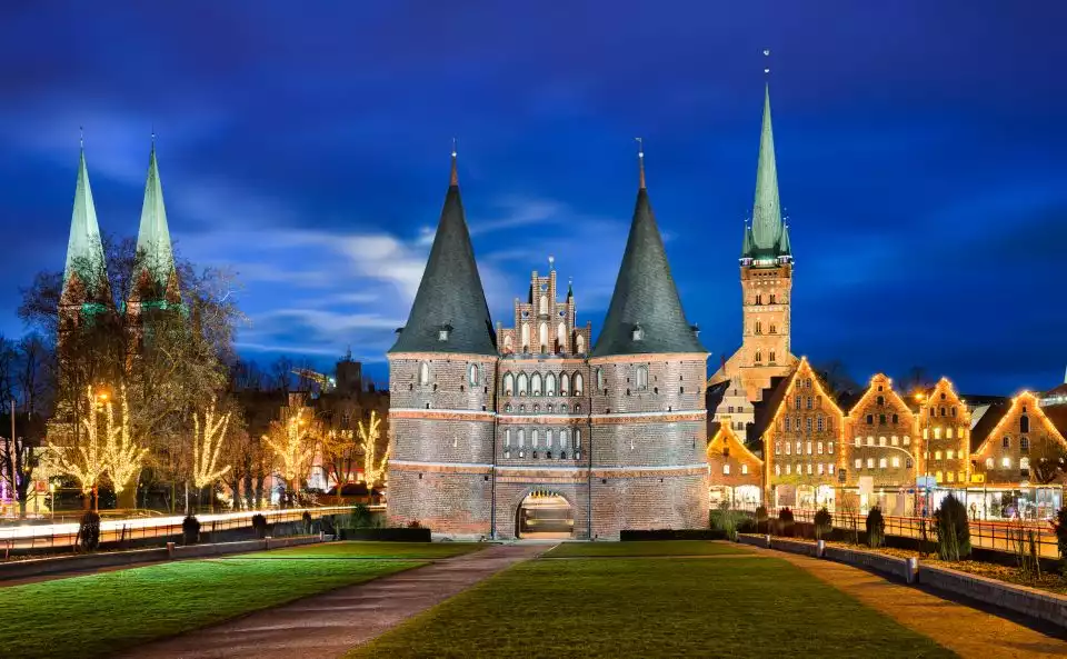 Lübeck: Christmas Market and Historical City Tour | GetYourGuide