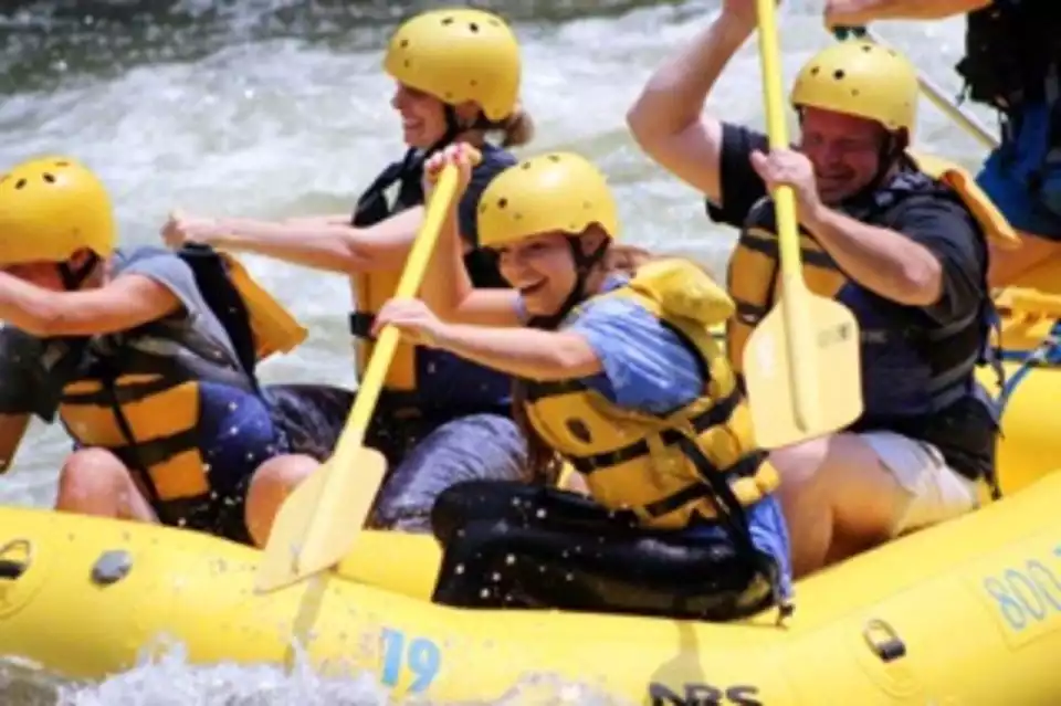 Pigeon Forge: Family-Friendly Floating Tour at the Smokies | GetYourGuide