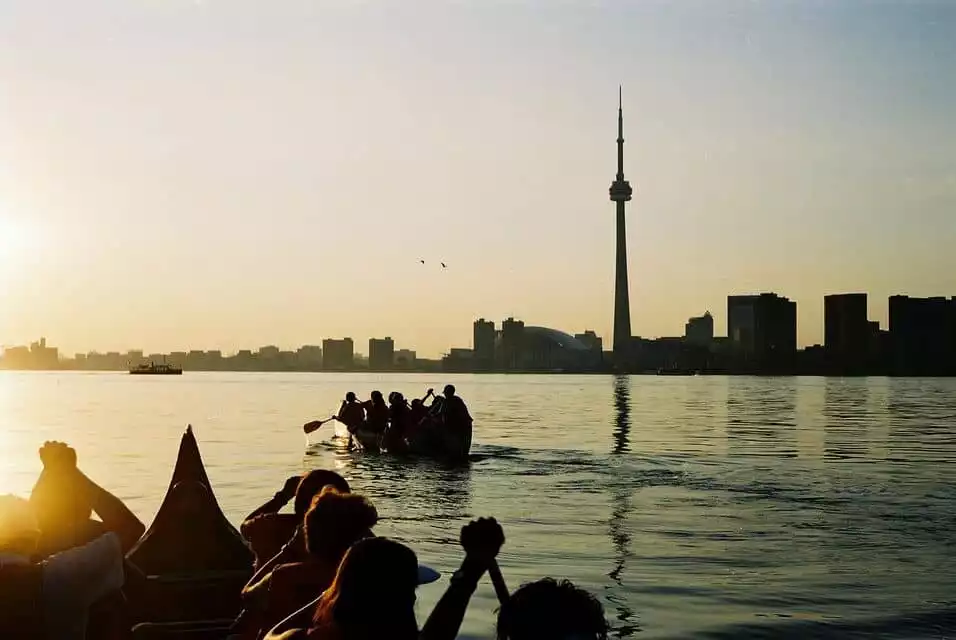 Toronto Islands: Sunset Canoe Tour | GetYourGuide